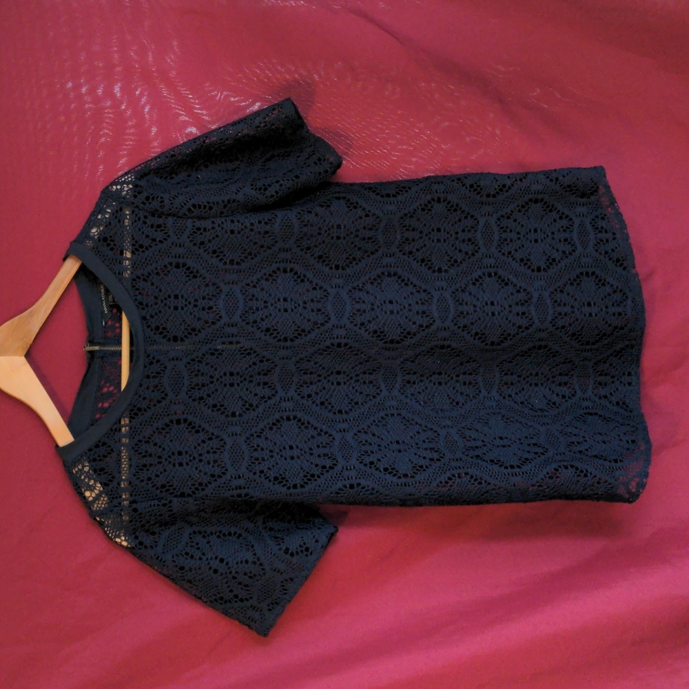 Banana Republic lace short sleeve top size M Tall